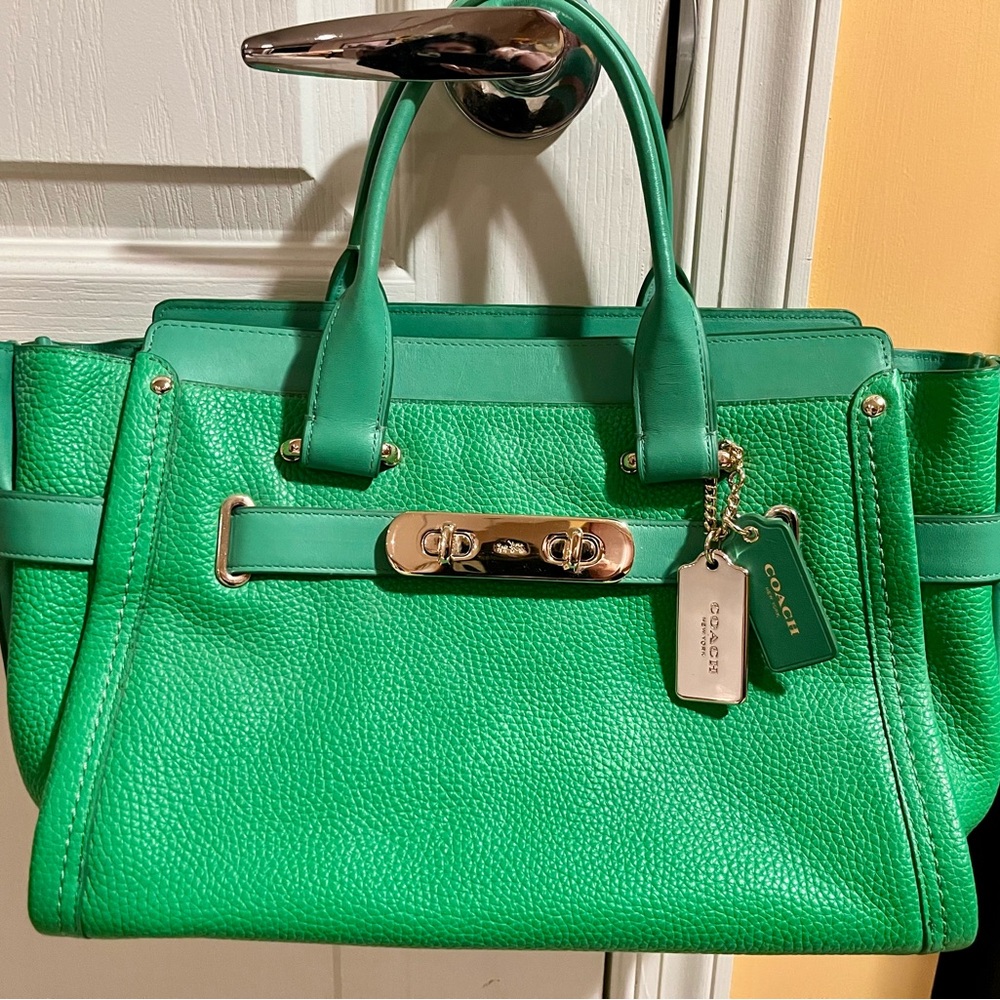 Authentic Coach Green Leather Purse